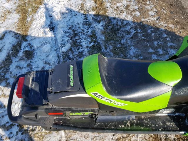 4UF04SNW14T140231 - 2004 ARCT SNOWMOBILE GREEN photo 6