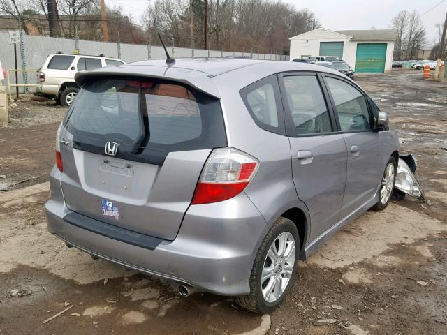 JHMGE88629S037946 - 2009 HONDA FIT SPORT GRAY photo 4