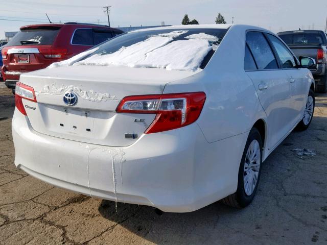 4T1BD1FK1EU110546 - 2014 TOYOTA CAMRY HYBR WHITE photo 4