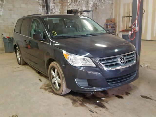 2V4RW3DGXBR717731 - 2011 VOLKSWAGEN ROUTAN SE CHARCOAL photo 1