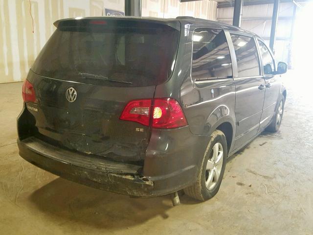 2V4RW3DGXBR717731 - 2011 VOLKSWAGEN ROUTAN SE CHARCOAL photo 4