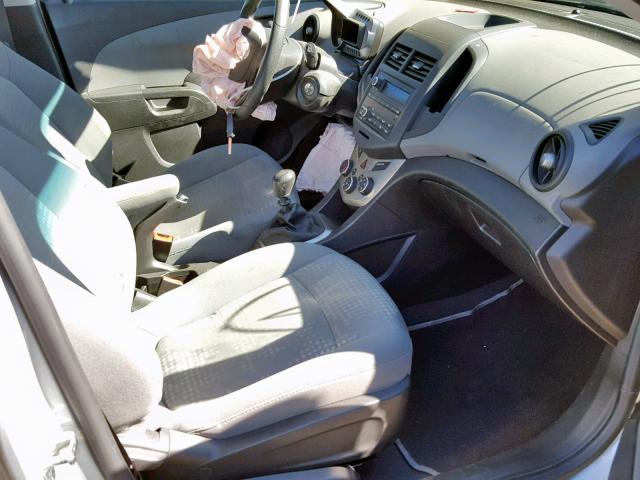 1G1JB6SH3C4158004 - 2012 CHEVROLET SONIC LS 银色 照片 5