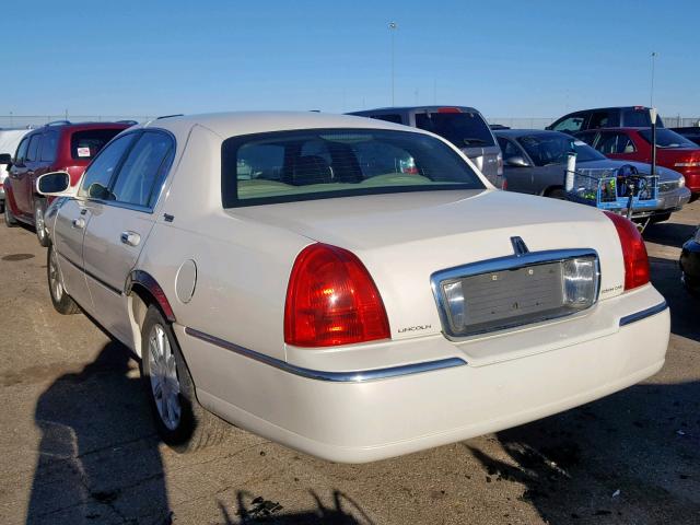 1LNHM82V27Y639485 - 2007 LINCOLN TOWN CAR S WHITE photo 3