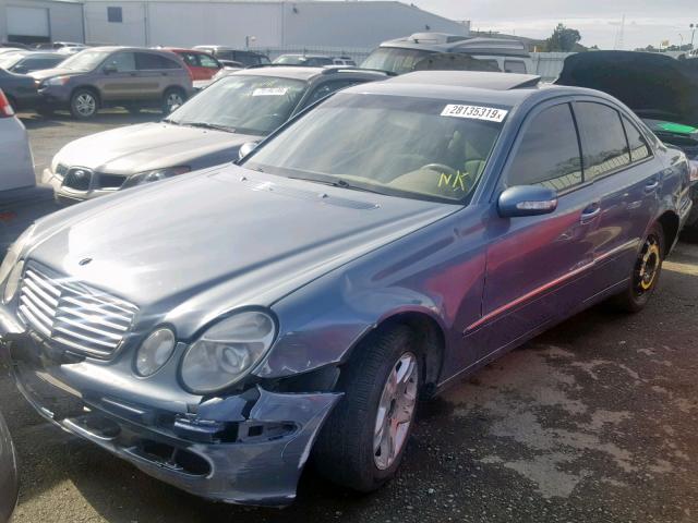 WDBUF65J73A235061 - 2003 MERCEDES-BENZ E 320 BLUE photo 2