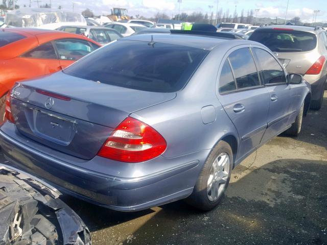 WDBUF65J73A235061 - 2003 MERCEDES-BENZ E 320 BLUE photo 4