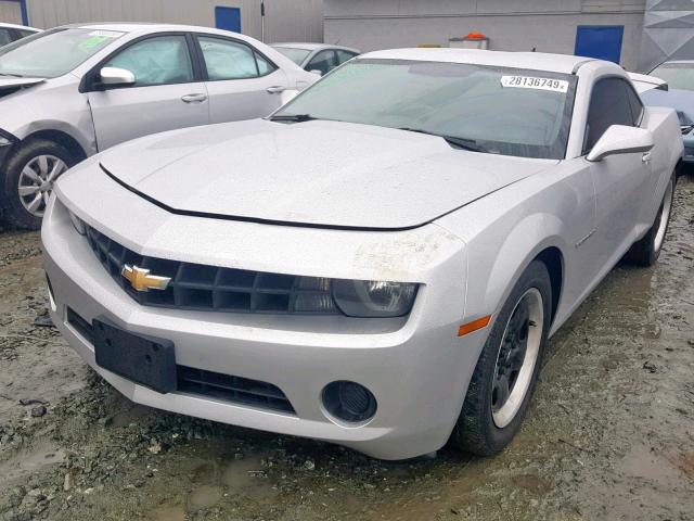 2G1FE1E39D9148155 - 2013 CHEVROLET CAMARO LS SILVER photo 2