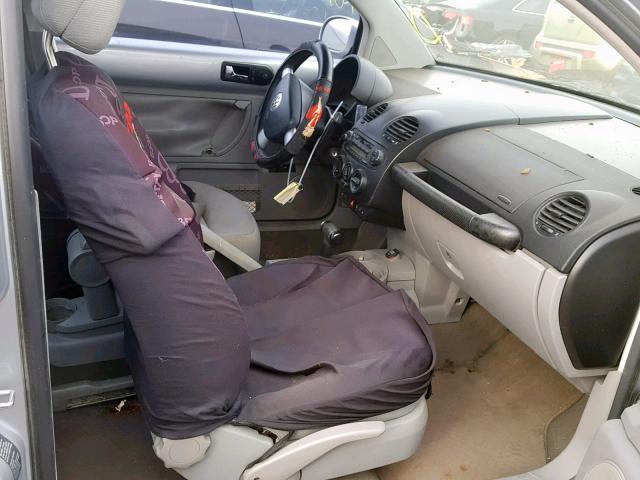 3VWCB21C32M402958 - 2002 VOLKSWAGEN NEW BEETLE SILVER photo 5