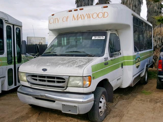 1FDXE45S72HB75749 - 2002 FORD E450 WHITE photo 2