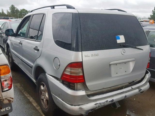 4JGAB54E6XA134822 - 1999 MERCEDES-BENZ ML 320 SILVER photo 3