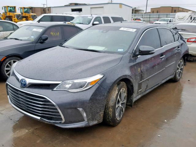 4T1BD1EB6JU061484 - 2018 TOYOTA AVALON HYB GRAY photo 2