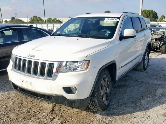 1J4RR4GG2BC533003 - 2011 JEEP GRAND CHER WHITE photo 2