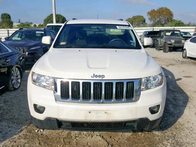 1J4RR4GG2BC533003 - 2011 JEEP GRAND CHER WHITE photo 9