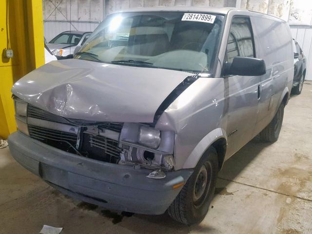 1GCDM19WXYB185516 - 2000 CHEVROLET ASTRO GRAY photo 2