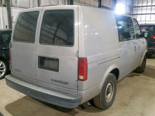 1GCDM19WXYB185516 - 2000 CHEVROLET ASTRO GRAY photo 4