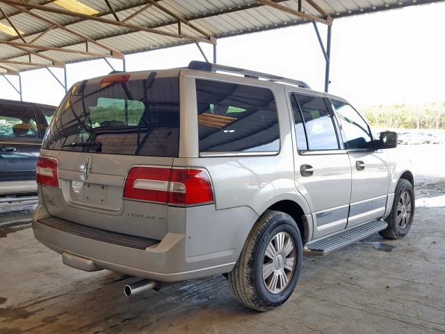 5LMFU27547LJ12510 - 2007 LINCOLN NAVIGATOR SILVER photo 4