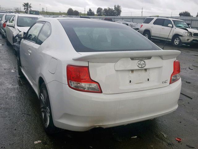JTKJF5C73B3015935 - 2011 TOYOTA SCION TC WHITE photo 3