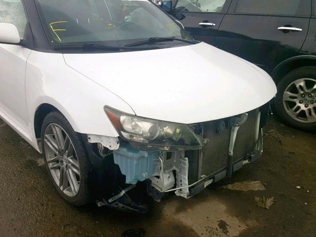 JTKJF5C73B3015935 - 2011 TOYOTA SCION TC WHITE photo 9