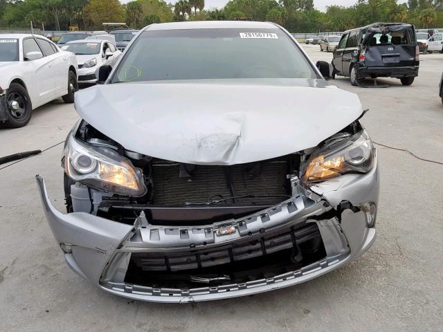 4T1BF1FK0GU254568 - 2016 TOYOTA CAMRY LE SILVER photo 9