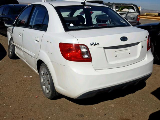 KNADH4A32B6955499 - 2011 KIA RIO BASE WHITE photo 3