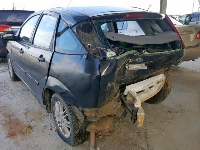 3FAFP37313R139118 - 2003 FORD FOCUS ZX5 BLACK photo 3