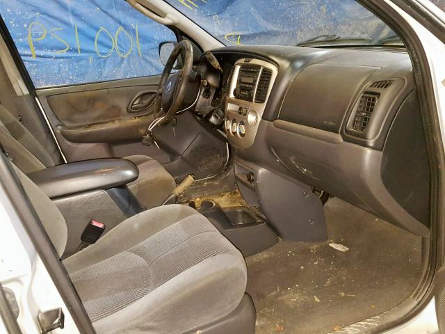 4F2CZ94184KM25390 - 2004 MAZDA TRIBUTE LX SILVER photo 5