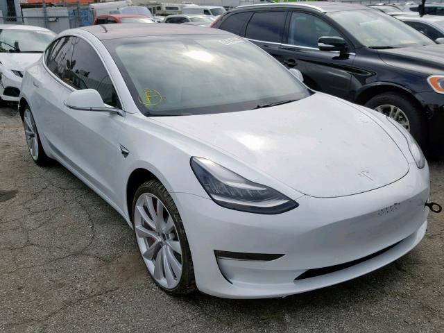 5YJ3E1EB0JF082247 - 2018 TESLA MODEL 3 WHITE photo 1