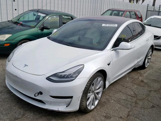 5YJ3E1EB0JF082247 - 2018 TESLA MODEL 3 WHITE photo 2