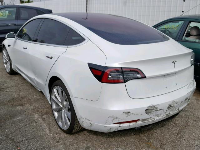 5YJ3E1EB0JF082247 - 2018 TESLA MODEL 3 WHITE photo 3