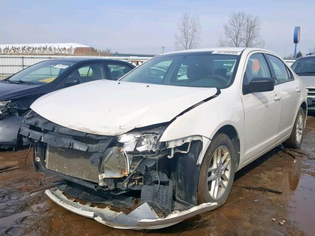 3FAHP0GA7AR309727 - 2010 FORD FUSION S WHITE photo 2