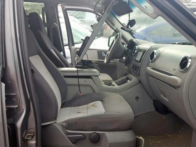 1FMPU15555LB02697 - 2005 FORD EXPEDITION GRAY photo 5