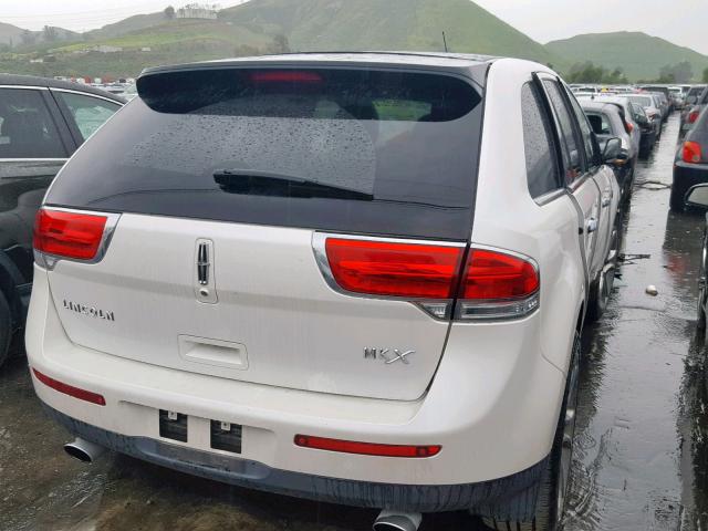 2LMDJ6JK7FBL31716 - 2015 LINCOLN MKX WHITE photo 4