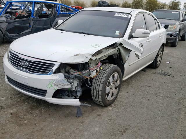 KNAGE228795333985 - 2009 KIA OPTIMA WHITE photo 2