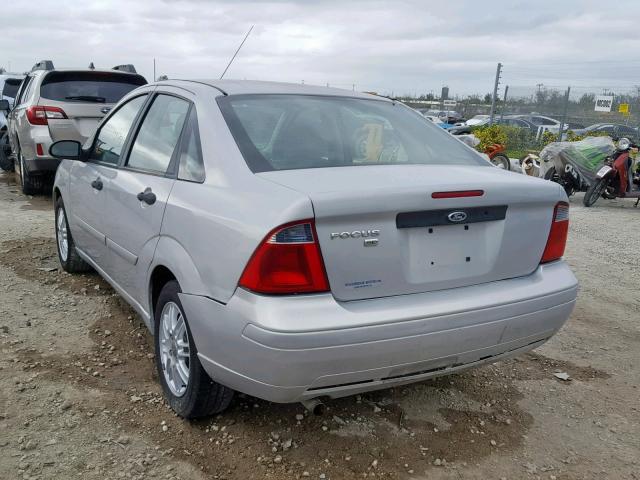 1FAFP34NX7W269231 - 2007 FORD FOCUS ZX4 SILVER photo 3