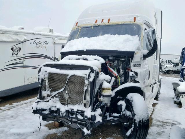 3AKJHHDR9JSJP0052 - 2018 FREIGHTLINER CASCADIA 1 WHITE photo 2