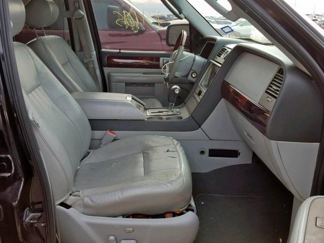 5LMFU275X5LJ21483 - 2005 LINCOLN NAVIGATOR Қара фото 5
