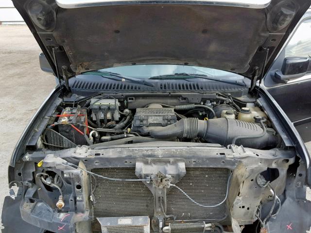 5LMFU275X5LJ21483 - 2005 LINCOLN NAVIGATOR Қара фото 7