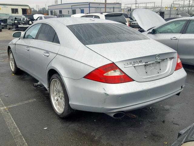 WDDDJ72X27A084673 - 2007 MERCEDES-BENZ CLS 550 SILVER photo 3