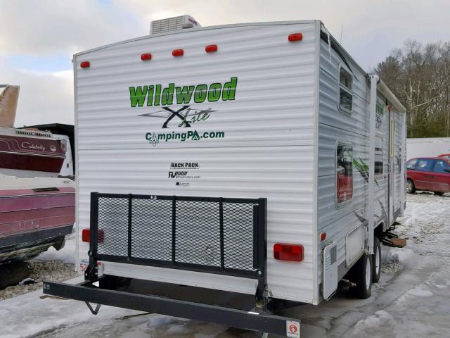 4X4TWDB23AR339716 - 2010 WILDWOOD TRAILER WHITE photo 4