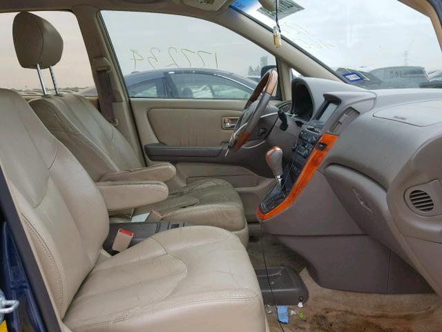 JTJGF10U120127460 - 2002 LEXUS RX 300 BLUE photo 5