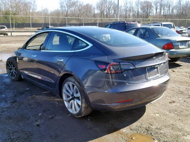 5YJ3E1EB4JF132275 - 2018 TESLA MODEL 3 GRAY photo 3