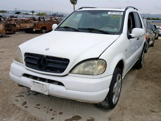 4JGAB54E21A278813 - 2001 MERCEDES-BENZ ML 320 WHITE photo 2