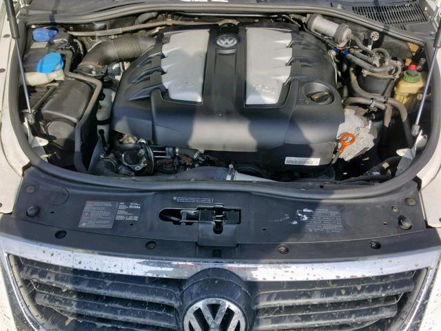 WVGFM77L49D035357 - 2009 VOLKSWAGEN TOUAREG 2 WHITE photo 7