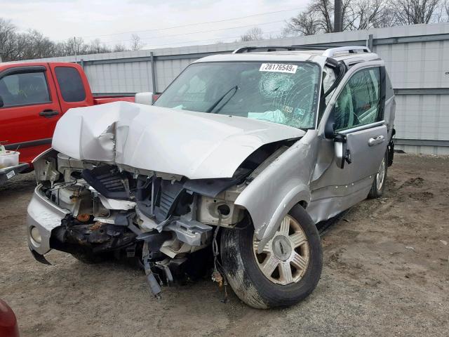 5LMEU88H84ZJ02191 - 2004 LINCOLN AVIATOR 银色 照片 2