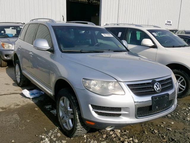 WVGFK7A93AD000252 - 2010 VOLKSWAGEN TOUAREG TD SILVER photo 1