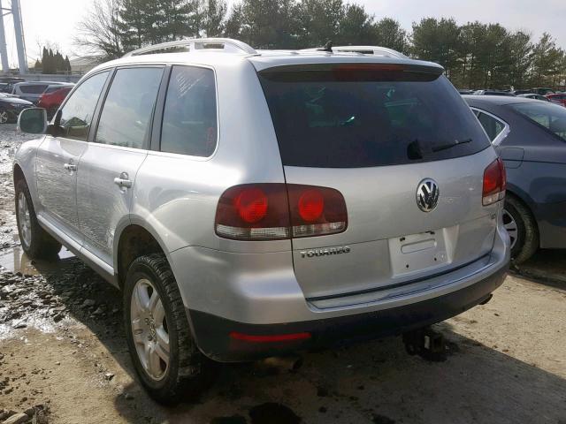 WVGFK7A93AD000252 - 2010 VOLKSWAGEN TOUAREG TD SILVER photo 3