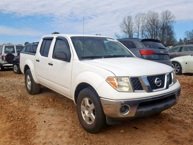 1N6AD07U77C420118 - 2007 NISSAN FRONTIER C WHITE photo 1