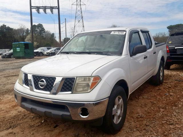 1N6AD07U77C420118 - 2007 NISSAN FRONTIER C WHITE photo 2