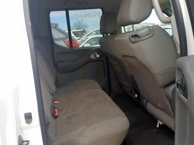 1N6AD07U77C420118 - 2007 NISSAN FRONTIER C WHITE photo 6