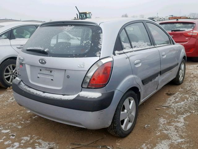 KNADE163276196067 - 2007 KIA RIO 5 SX SILVER photo 4