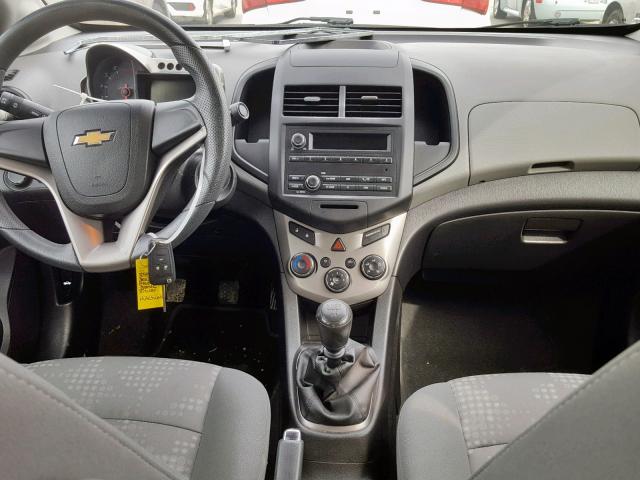1G1JB5SH5C4102429 - 2012 CHEVROLET SONIC LS 银色 照片 9